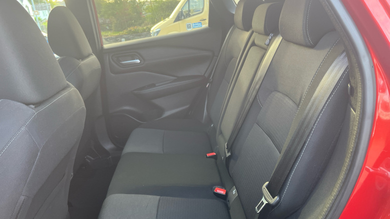 Nissan Qashqai 1.3 DiG-T MH N-Connecta 5dr Petrol Hatchback